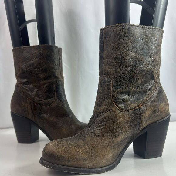 Corral Brown Ankle Boots - Picture 4 of 15